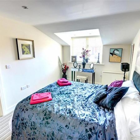 Hotties House - Two-Bed Cottage, Dog-Friendly & Off-Street Parking - Scarborough Exterior photo